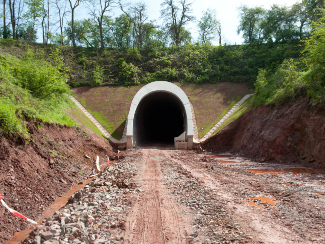 Neues Tunnelportal im Spitzeichtunnel