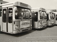 Frontaufstellung von MAN Linienbussen anlässlich der Landmaschinenausstellung John Deere im Betriebshof Saarbrücken, 1972