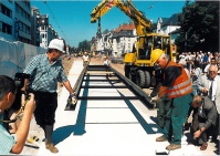 Verlegung des ersten Gleises in der Mainzer Straße, 1995