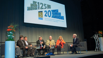 Talkrunde - Moderation Joachim Weyand - mit Dominique Limbach, Daniel Bürtel, Peter Edlinger, Thomas Krämer und Charlotte Britz (von links