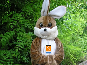 Osterhase kommt mit der Saarbahn  