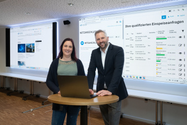Projektleiterin Anja Kleinbauer präsentiert das Einspeiseportal Image